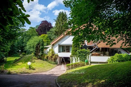 Maison 11 pièces 450 m²