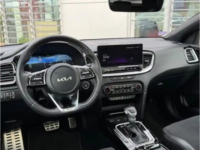 Kia Ceed gt line premium 1.5 140 ch dct7 — photo 13