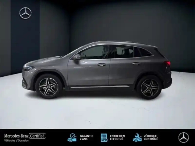 Mercedes Eqa 250+ amg line — photo 22