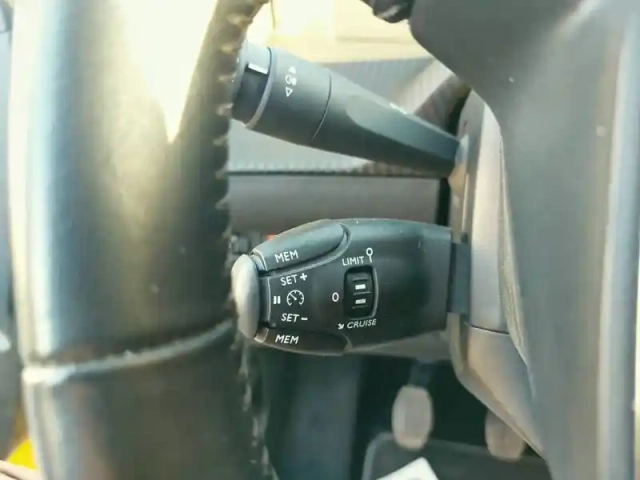 Peugeot 208 bluehdi 100 s&amp;s bvm6 — photo 60