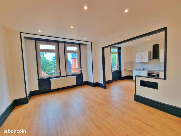 Appartement F4 rénové 82 m² • Jardin privatif • Parking • Cave • DPE D