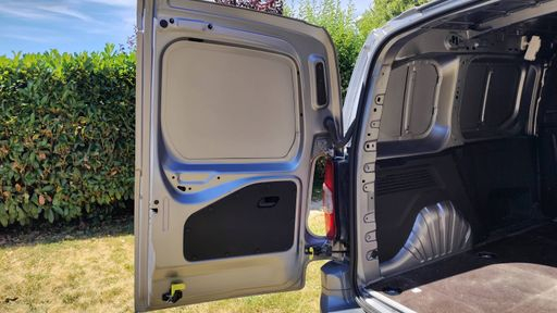 Opel Combo Cargo M 1.5 D 130 - Elegance – 2021 – 65417 km – Diesel – Boîte Manuelle — photo 17