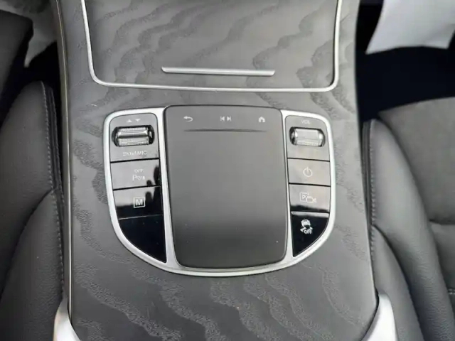 Mercedes Glc 300de 4matic suv amg line — photo 11