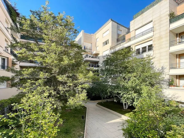 T2 50m2 + parking Issy les Moulineaux / Meudon