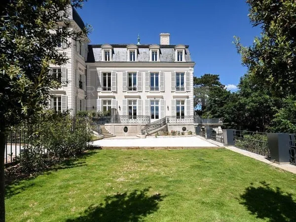 Appartement 5 pièces 143 m²