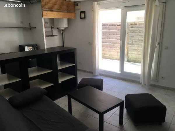 Studio meublé à louer