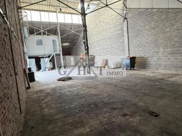 Local d'activité de 300 m² à louer à PERSAN