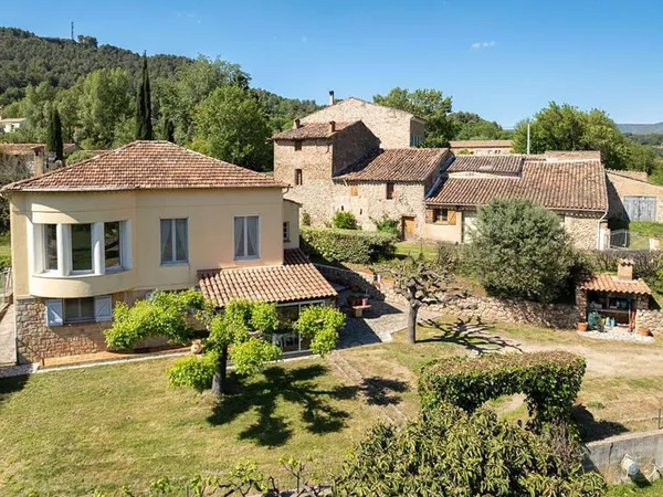 Maison 5 pièces 290 m²