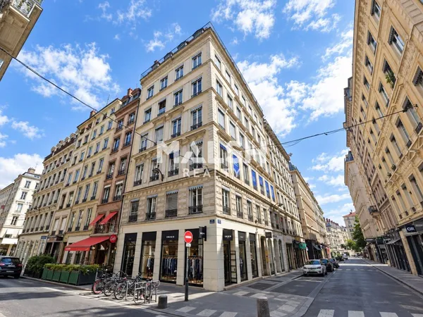 Local professionnel 61 m²