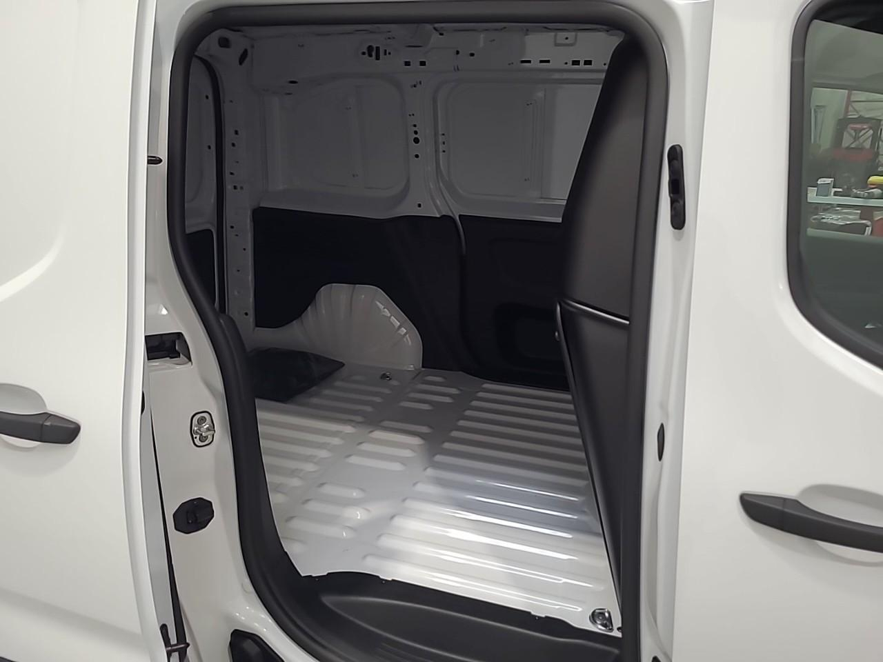 Citroën Berlingo van m diesel 100 ch manuelle — photo 13
