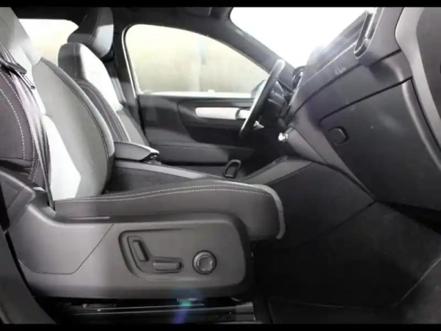 Volvo Xc40 t4 recharge 129 + 82ch plus dct 7 — photo 23