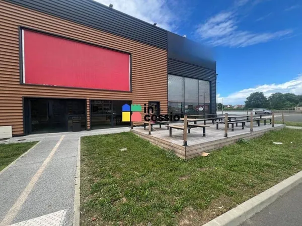 Local commercial 300 m²