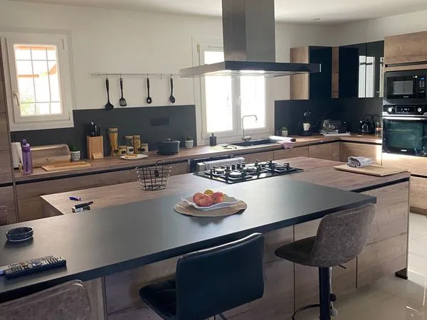 Belle chambre meublée tout inclus dans maison de 170m² avec parc - Proche Coutras