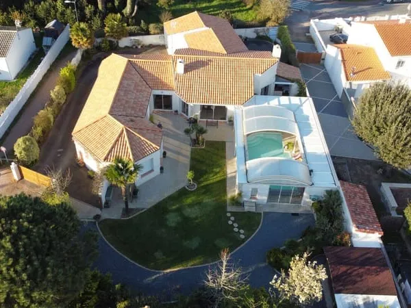 Maison de plain-pied 7 pièces 205 m²
