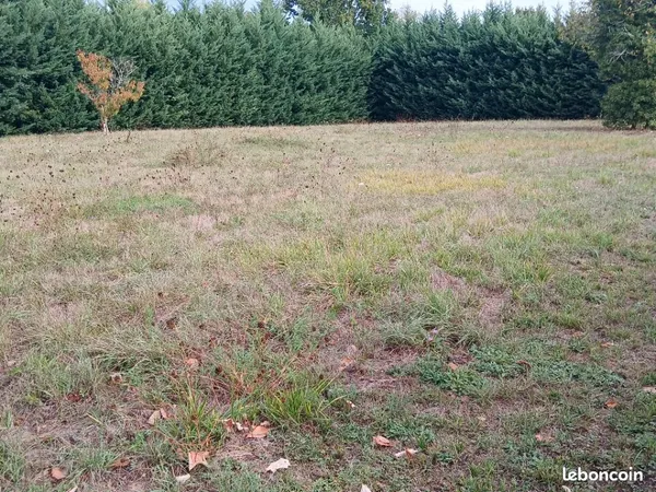 Terrain 2 450 m² Lisle