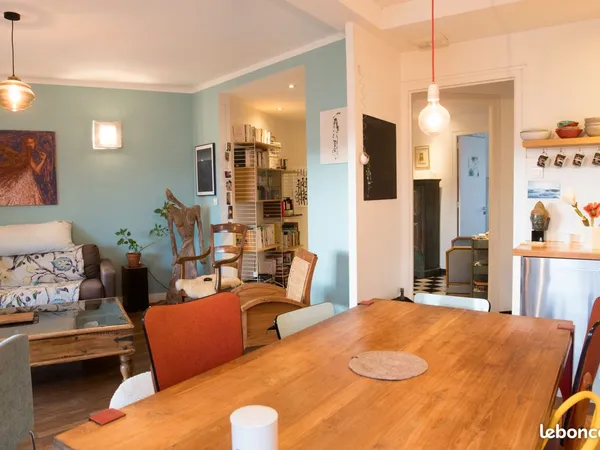 A vendre très beau T3 73 m2 centre ville au bord du Thiou