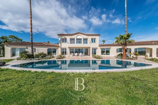 Villa 10 pièces 450 m²
