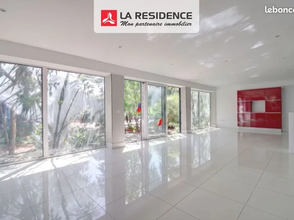 Bien immobilier de rendement Vente Fréjus 12p 315m² 1120000€
