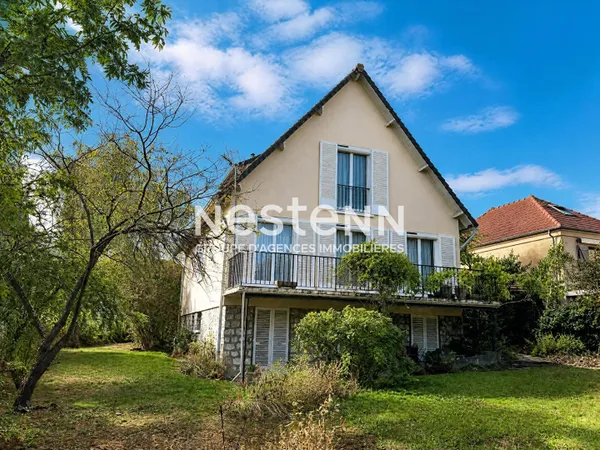 NESTENN IGNY Maison familiale 7 pièces de 172m² sur 1061 m² de terrain à deux pas de place de la Fer