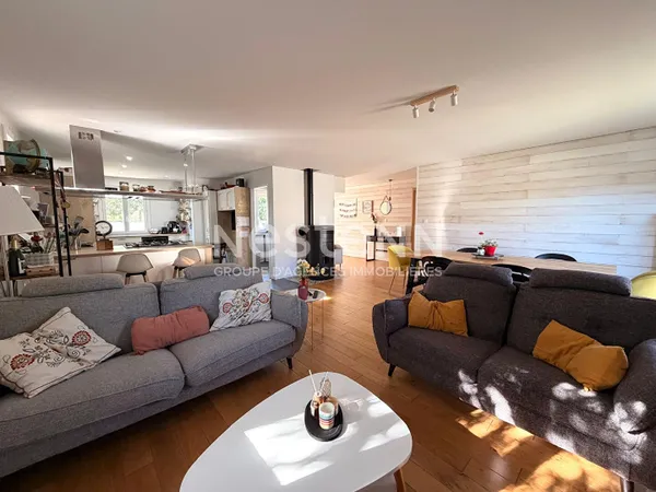 Villa T6 de plain-pied, 137 m² - 5 chambres - Terrain de 617 m² - Villeneuve-Tolosane- Piscine