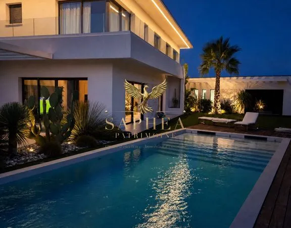 Maison de luxe 6 pièces 220 m²