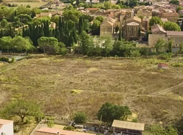 Terrain 250 m²