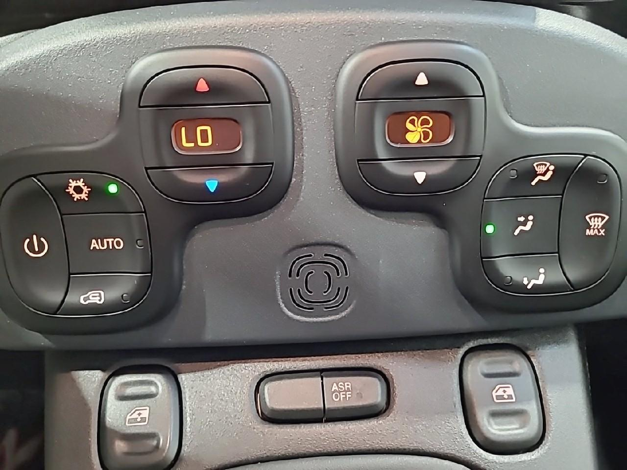 Fiat Panda 1.0 70 ch hybrid bsg s/s cross — photo 21