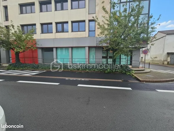 Local commercial 297 m²