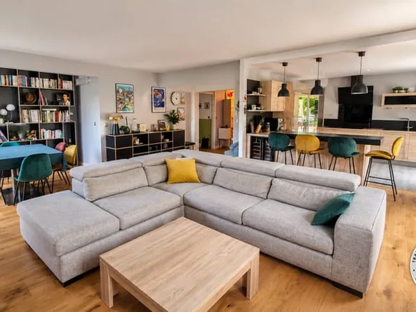 EXCLUSIVITE BEL APPARTEMENT DE STANDING AVEC 3 BALCONS ET GA