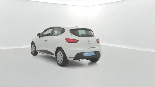 Renault Clio 1.2 16v 75 — photo 12