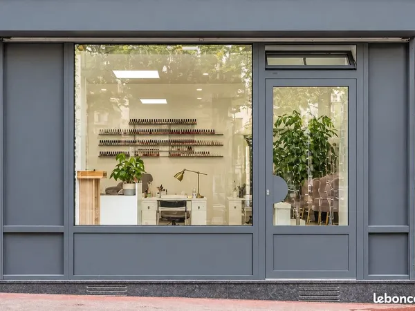 Local commercial 16 m² ASNIERES SUR SEINE
