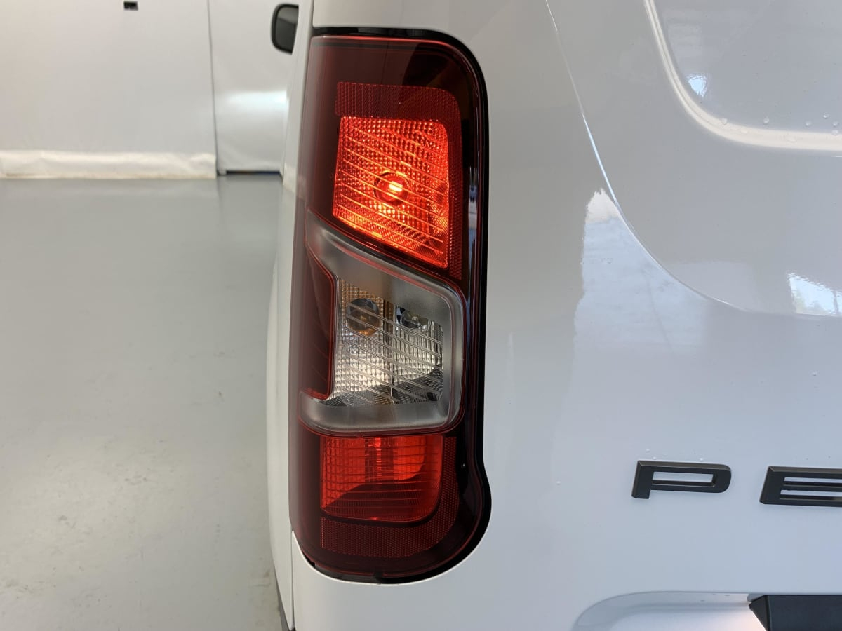 Peugeot Partner Fourgon — photo 11