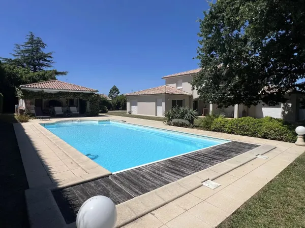 Maison 8 pièces 177 m²
