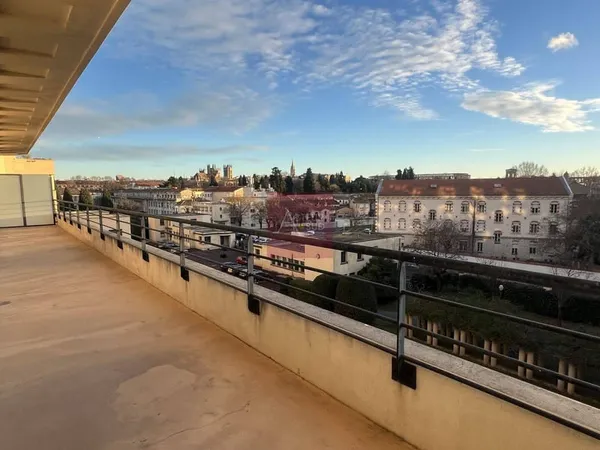 Appartement 3 pièces 77 m²