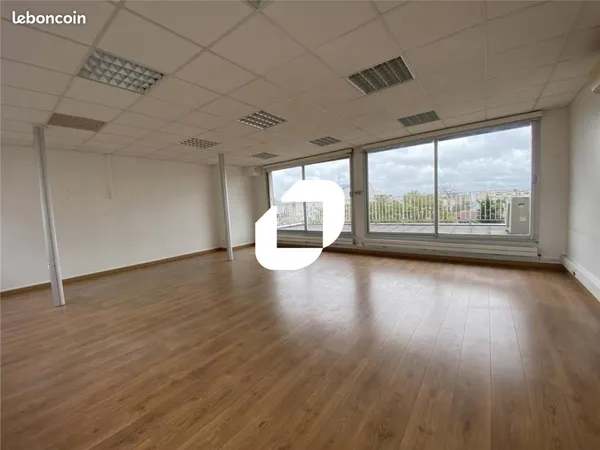Bureau 200 m²