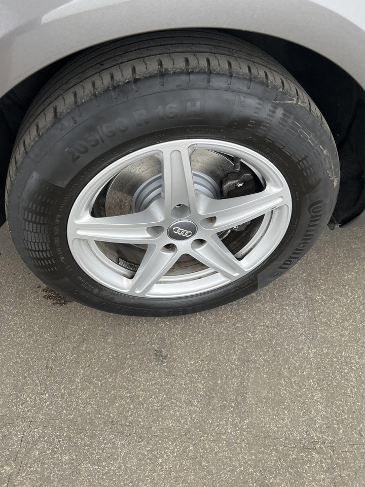 Audi A4 Avant — photo 35