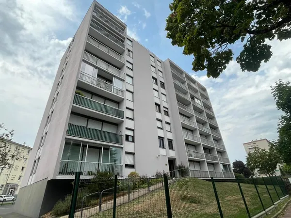 Limoges CHU studio avec parking et balcon