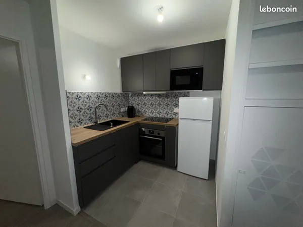 Appartement 2 pièces meublé, neuf, avec parking, proche gare d'Avon-Fontainebleau Disponible dès le 