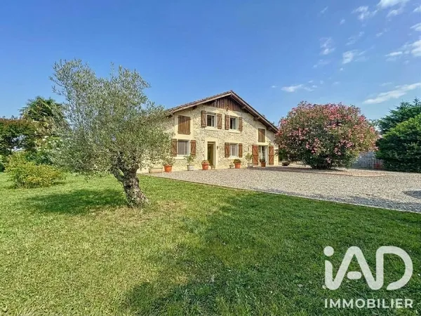Maison 8 pièces 225 m²