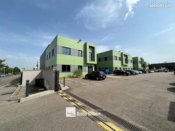 Local bureaux 456 m²