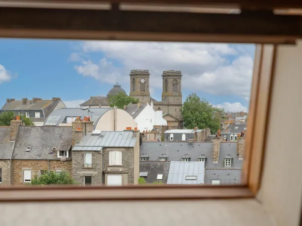SUPERBE T4 EN DUPLEX AVEC TERRASSE ET PARKINGS - QUARTIER SAINT-MICHEL