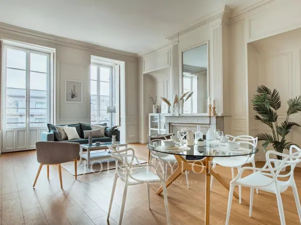 Appartement de caractère avec balcons - Chartrons - John Taylor Bordeaux