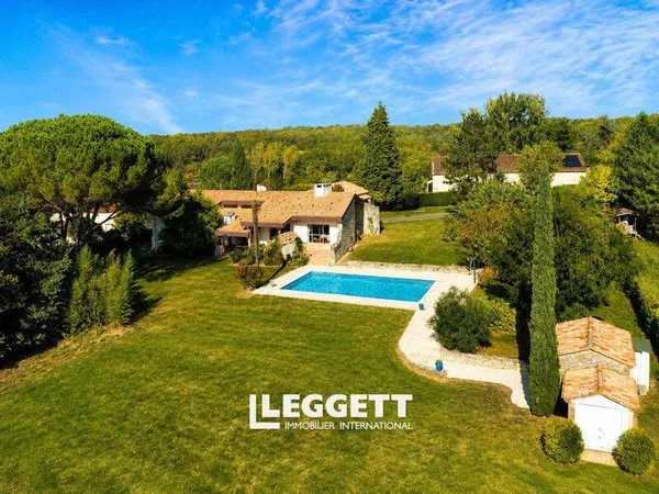 Maison 7 pièces 220 m²