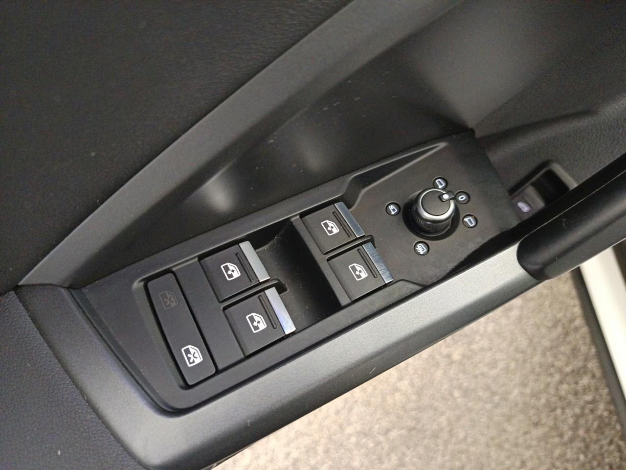 Audi Q3 sportback 35 tfsi 150 ch s tronic 7 s edition — photo 22