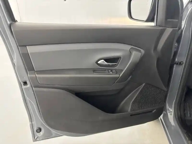 Renault Express Van blue dci 95 — photo 32