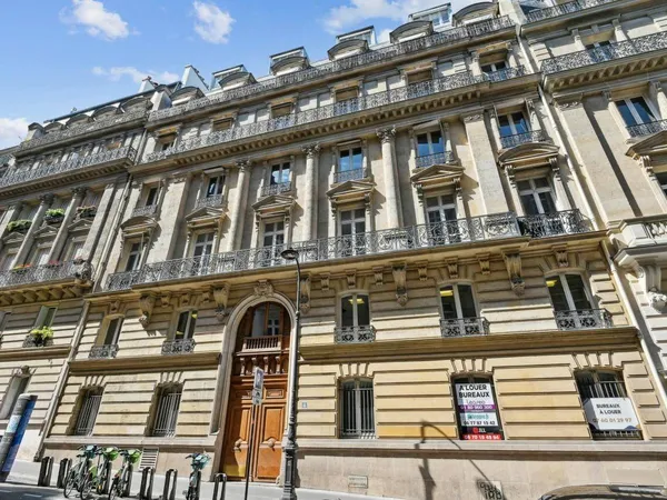 Bureaux 881 m²