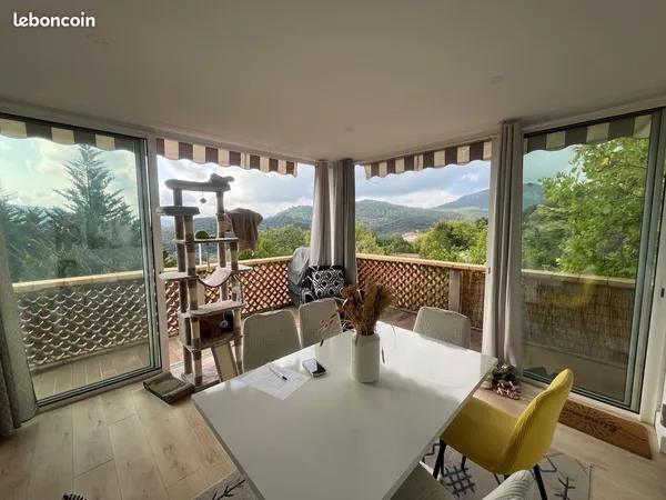 Appartement comme une maison avec terrasse et jardin