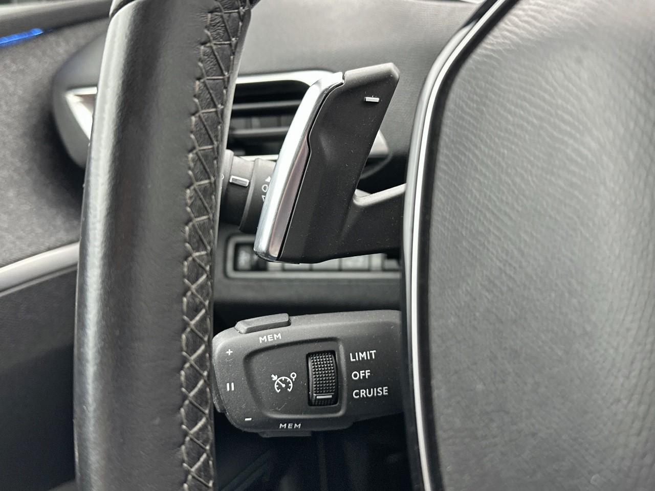 Peugeot 3008 puretech 130ch s&s eat8 allure pack — photo 21