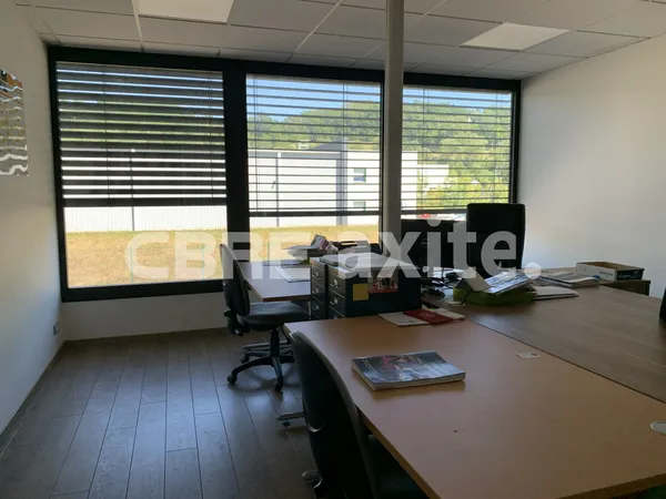Local professionnel 157 m²