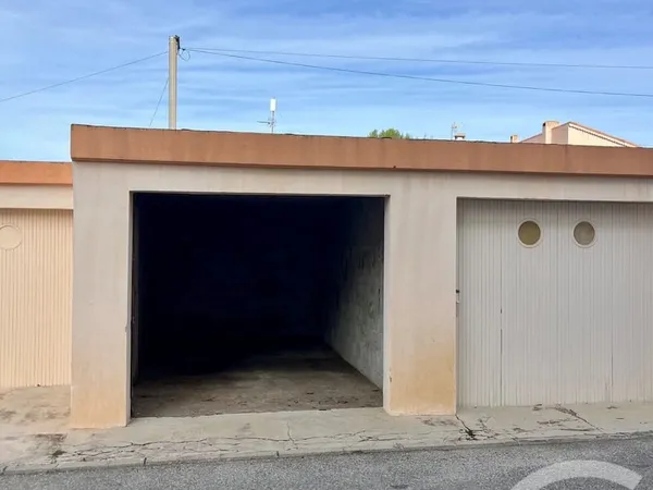 Parking 16 m²